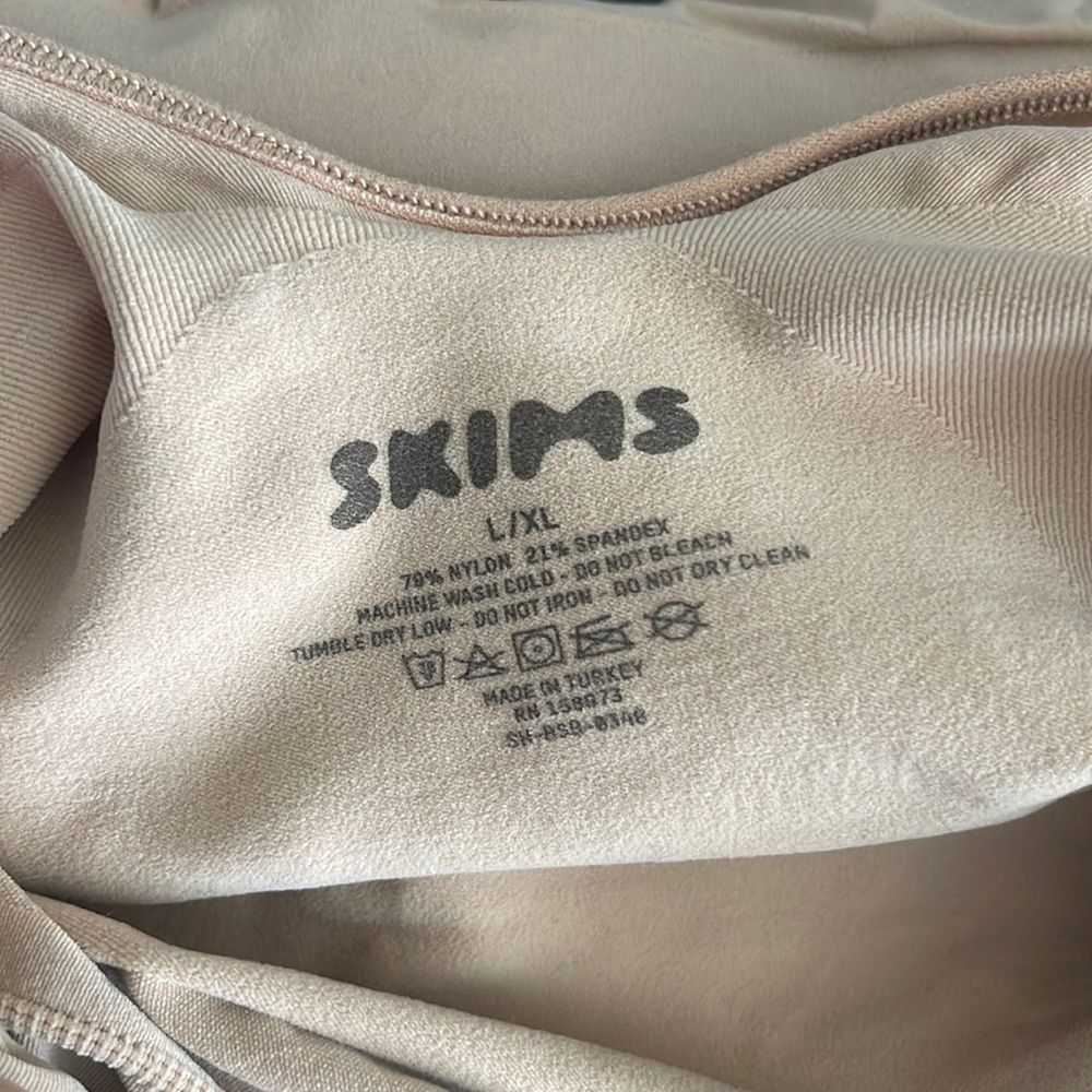 SKIMS SEAMLESS SCULPT BRIEF BODYSUIT L/XL $68 - Picture 6 of 6